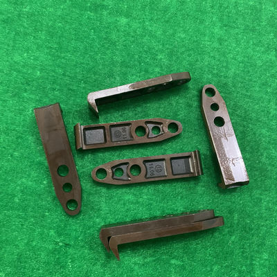 Pinça de aço marrom de 70 mm x 16 x 5 mm com furo médio de 6 mm para impressão offset