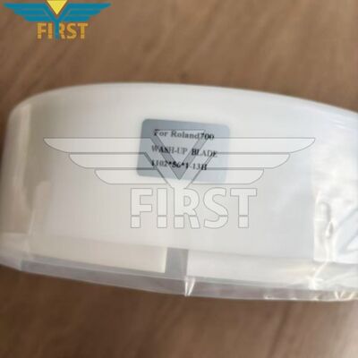 Lâmina de lavagem para Roland 700 com 1102 × 56 × 1 mm Dimensões e 13 buracos em plástico alto